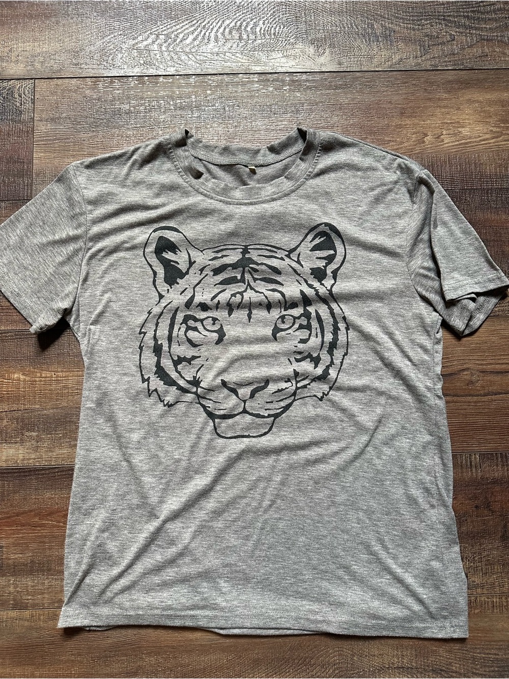 Men's Gray Tiger Graphic Tee